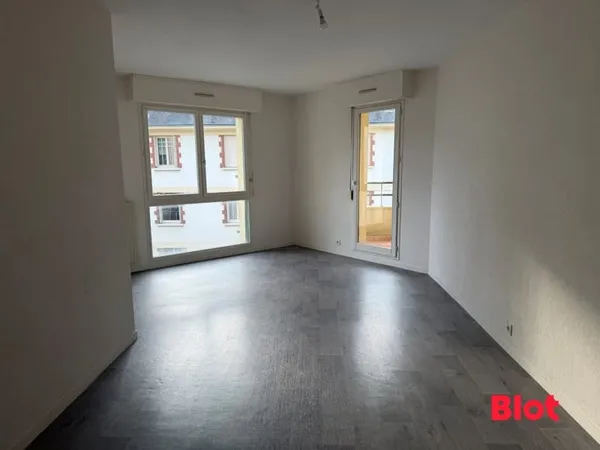 A VENDRE CHEZ BLOT - Appartement T3 de 68 m² avec belle terrasse