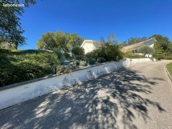 Villa 9 pièces 211 m²