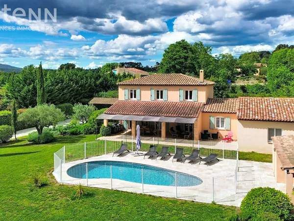 Villa provençale 8 pièces de 202m2 sur un terrain de 2500m2