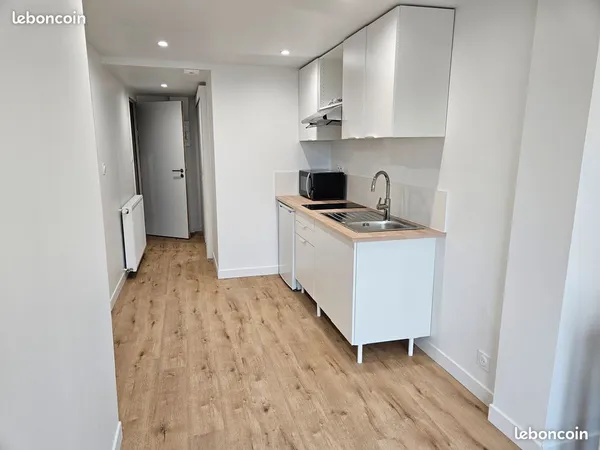Loue studio meublé quartier Saint Marc