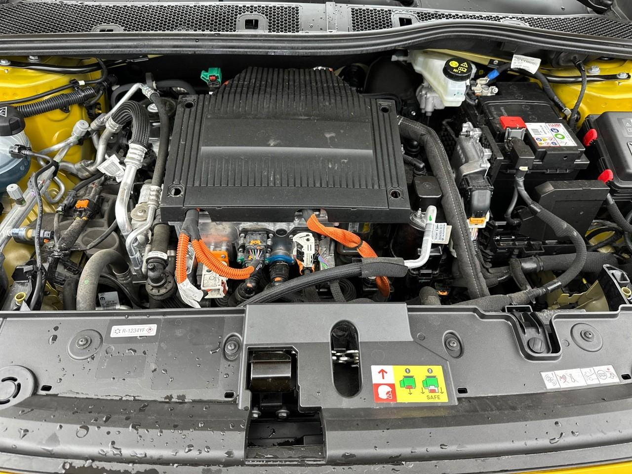 Peugeot 208 electrique 50 kwh 136ch like — photo 13