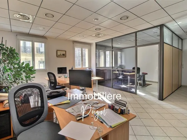 Vends t3 - 85 m² - Marseille 13001