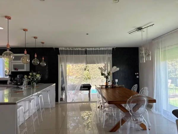 Maison 5 pièces 160 m²