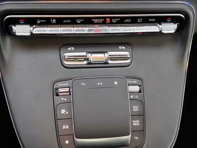 Mercedes Cla 300 d amg line long 8places — photo 53
