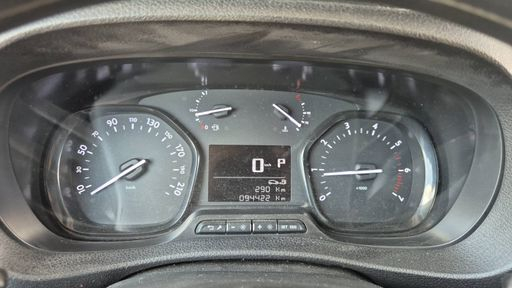 Peugeot Expert VU 2.0 HDi 145 EAT8 - Premium Standard – 2023 – 98000 km – Diesel – Boîte Automatique — photo 25