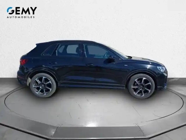 Audi Q3 35 tfsi 150 ch s tronic 7 — photo 4