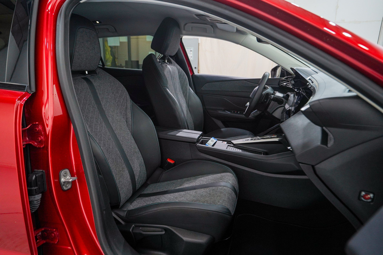 Peugeot 408 — photo 14