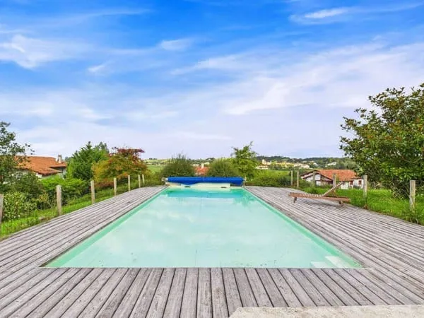 Maison 10 pièces 316 m²