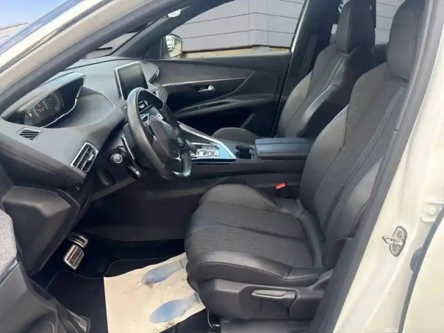 Peugeot 3008 hybrid 225 e-eat8 — photo 9
