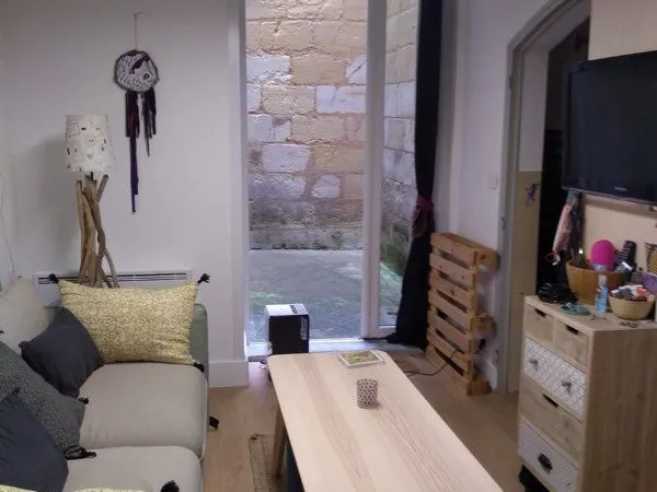 À louer - Duplex meublé 27 m² avec cour privative -