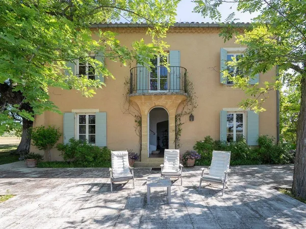 Maison 12 pièces 225 m²