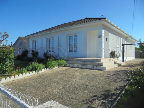 EXCLUSIVITÉ - CHARMANTE MAISON DE PLAIN-PIED  PROCHE CENTRE DE