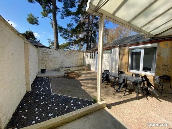Dans un immeuble calme de 3 appartements proche centre avec extérieur et grande remise 🌟