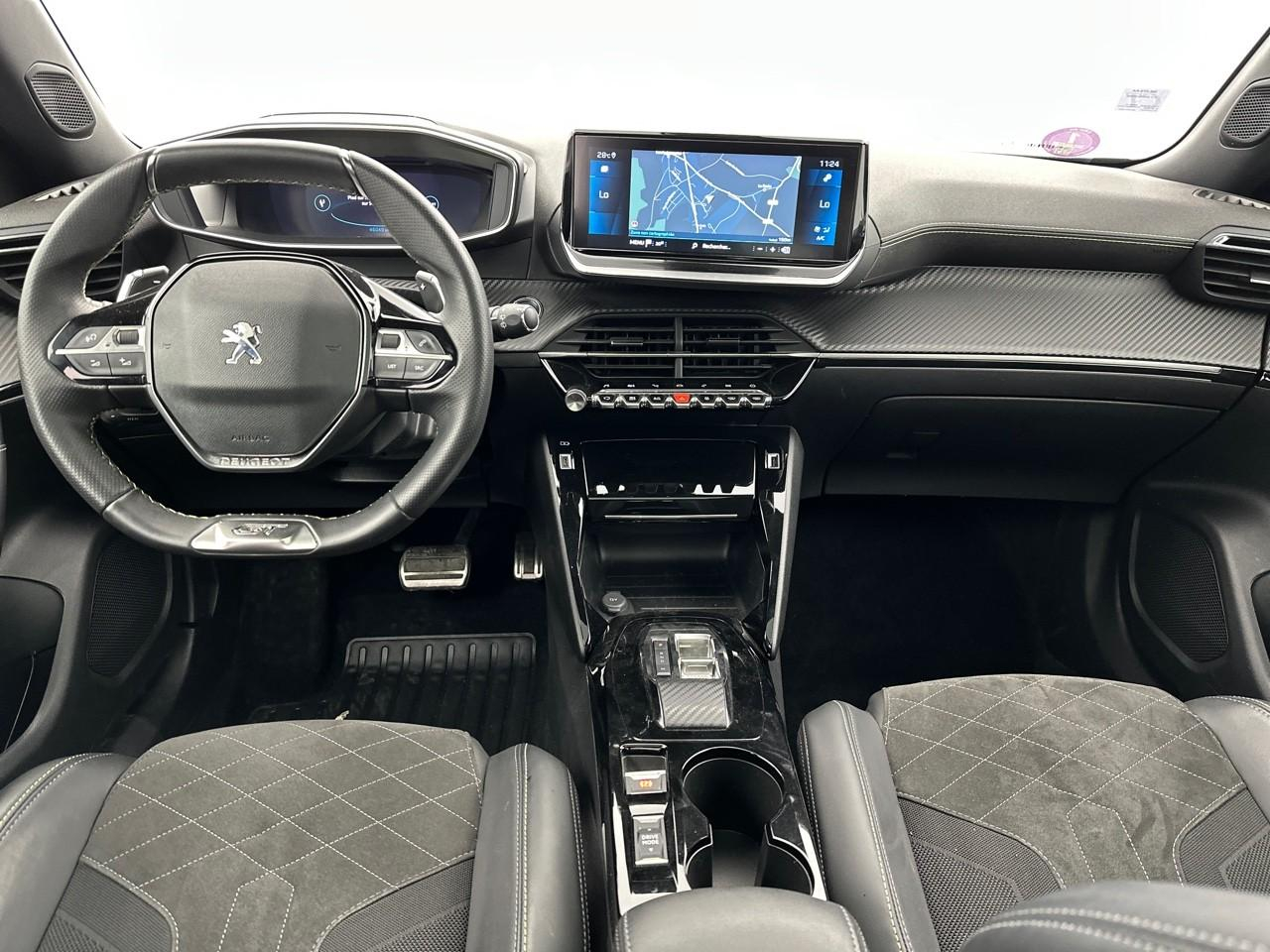Peugeot 2008 puretech 130 s&s eat8 gt pack — photo 11