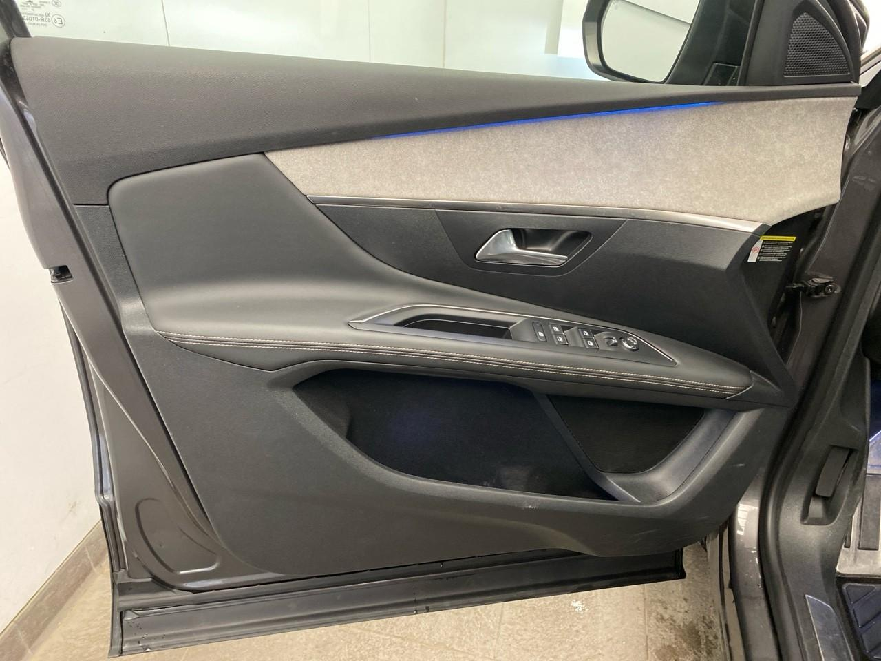 Peugeot 3008 hybrid 225 e-eat8 gt — photo 20