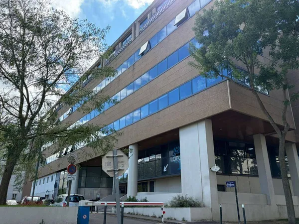 Bureau 90 m²