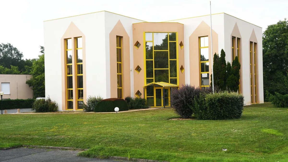 Photo 1