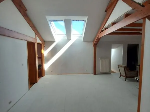 Appartement 93 m² - Fort potentiel - Garage + Cave