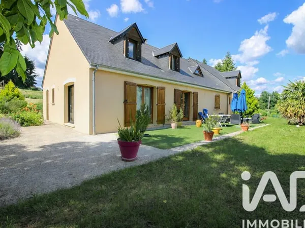 Maison 7 pièces 236 m²