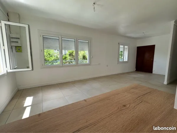 Appartement T4 avec grande terrasse