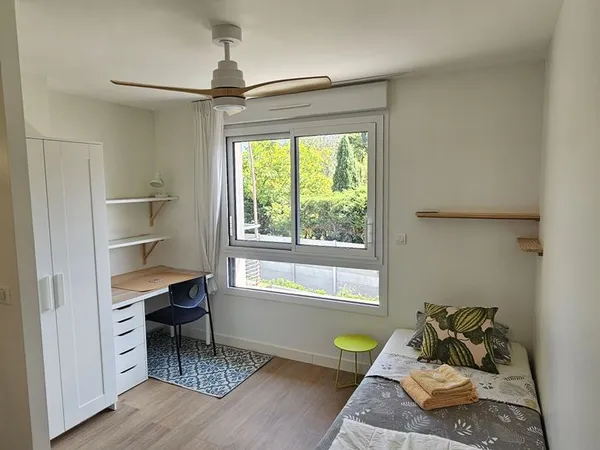 Chambre etudiante meublée avec sdb privative