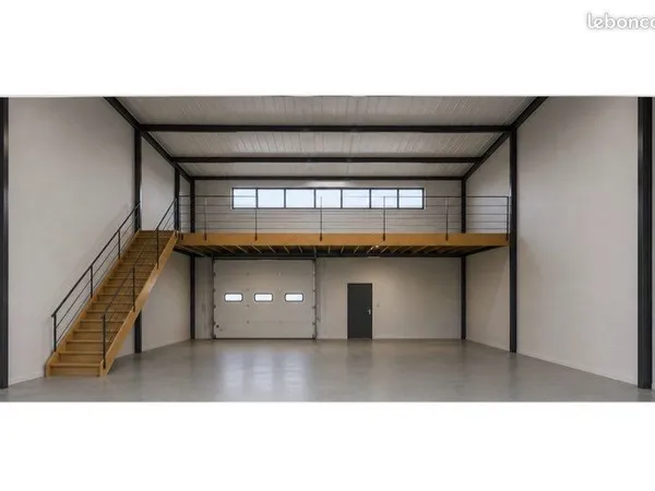 Local d'activité NEUF 168 m² - Langueux - Box mezzanine, porte sectionnelle élec
