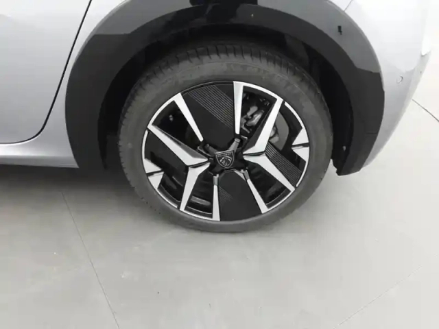 Peugeot 208 electrique 50 kwh 136ch — photo 49