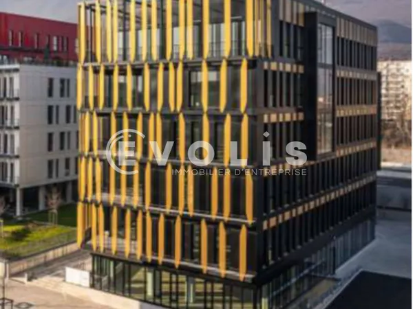 Bureaux 3065 m²