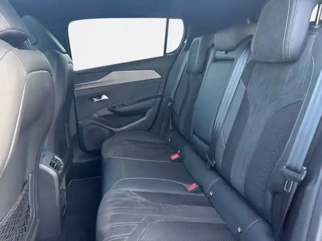 Peugeot 308 phev 180 e-eat8 — photo 12