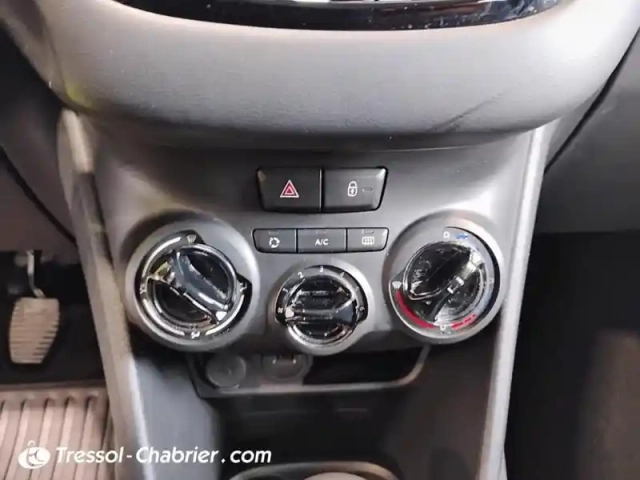 Peugeot 208 puretech 82ch s&amp;s bvm5 signature — photo 15
