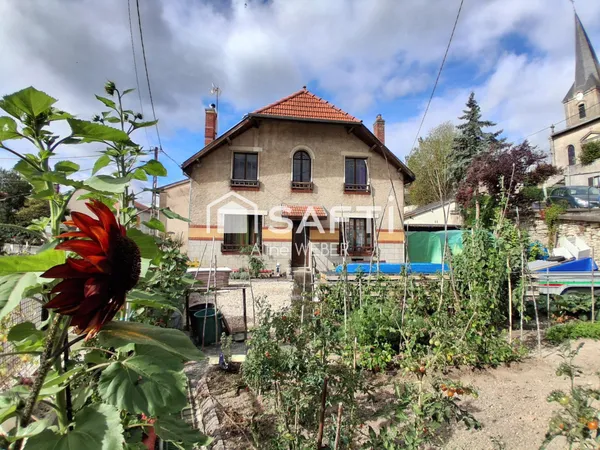 CHARMANTE MAISON DE 1920