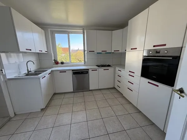 3 PIECES RENOVE IDEALEMENT SITUE