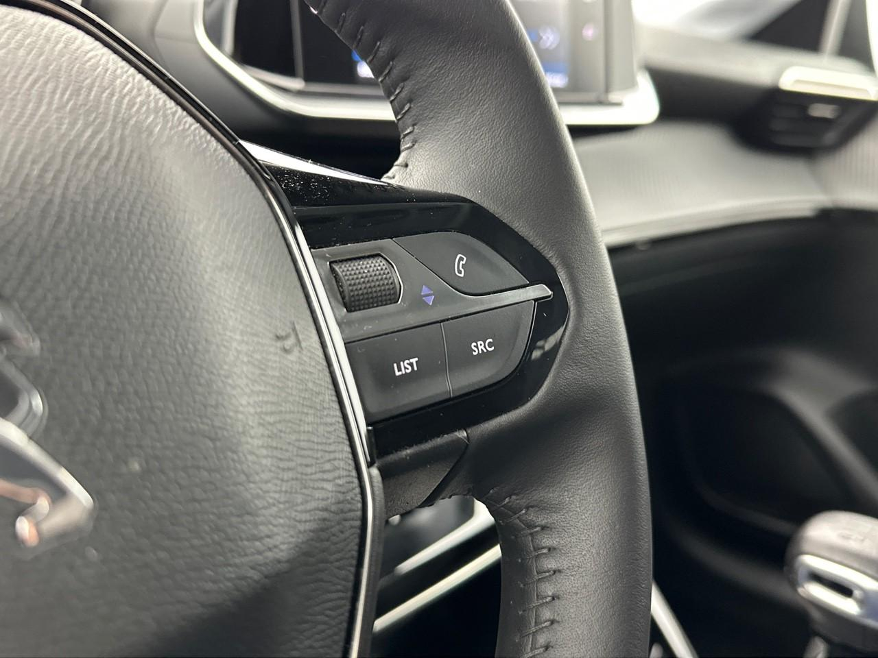 Peugeot 208 puretech 100 s&s bvm6 allure — photo 20