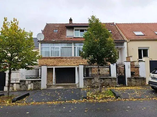 Immeuble 180 m²