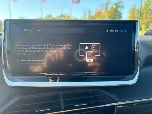 Peugeot 2008 hybrid 145 e-dcs6 — photo 15
