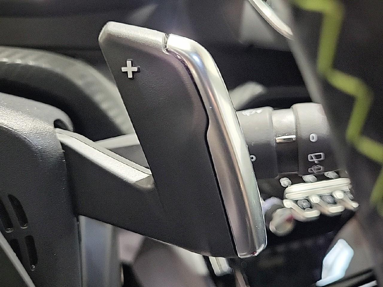 Peugeot 2008 puretech 130 s&s eat8 gt — photo 18