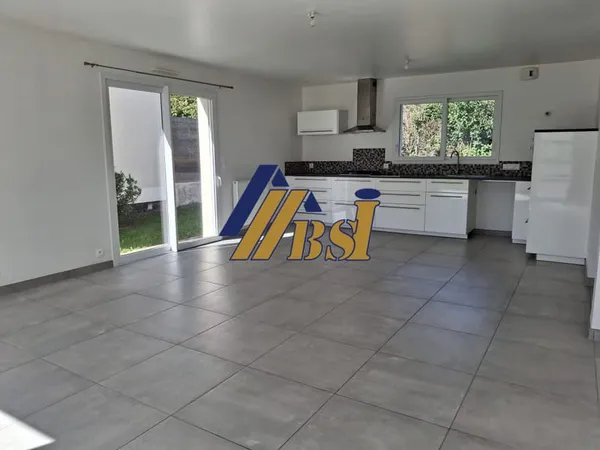 GUIPAVAS au calme à vendre Maison récente