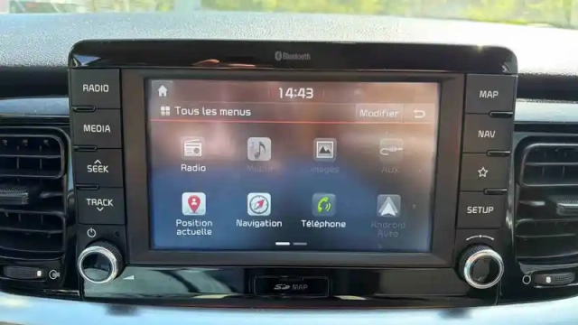 Kia Stonic 1.0 t-gdi 100 ch isg bvm5 — photo 25