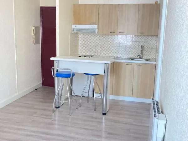 Loue appartement 2 pièces cuisine équipée