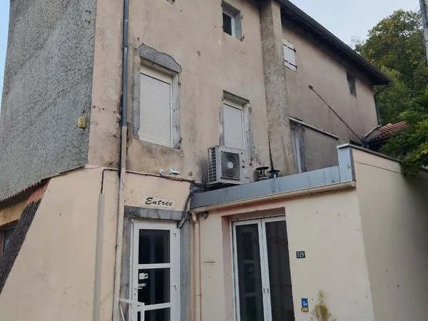 10 pièces. 258 m2 . Barbières