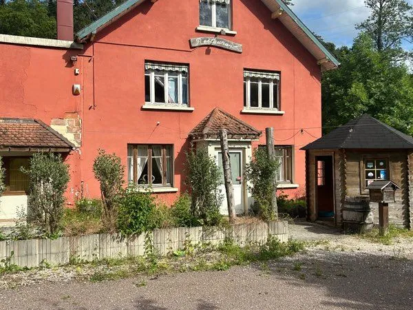 Ancien restaurant avec maison d'habitation