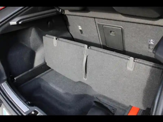 Volvo C40 recharge extended range 252ch plus — photo 8
