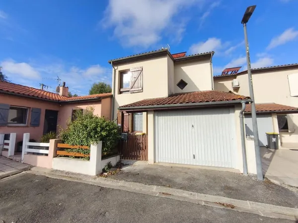 Maison T4 de 87 m2 entièrement rénovée avec garage et jardin