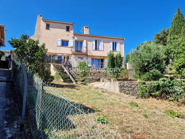 Maison 270 m²