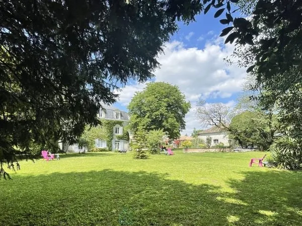 Bien d’exception Vente Cherves-Richemont 20p 721m² 892500€