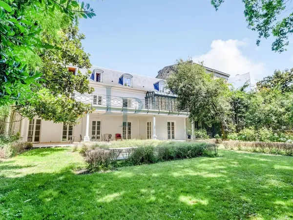 Appartement 10 pièces 731 m²