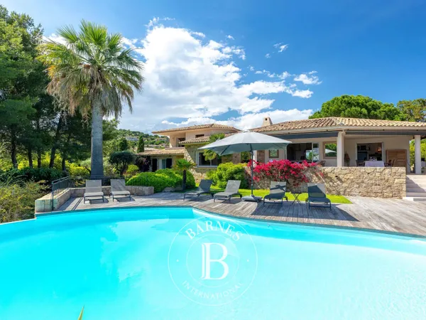 Domaine privé de Punta d'Arasu, villa vue mer panoramique, 5 chambres, piscine, plage accessible à p