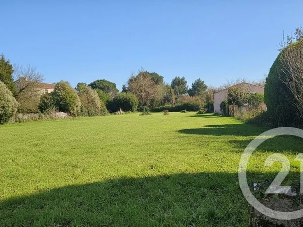 Terrain 946 m²