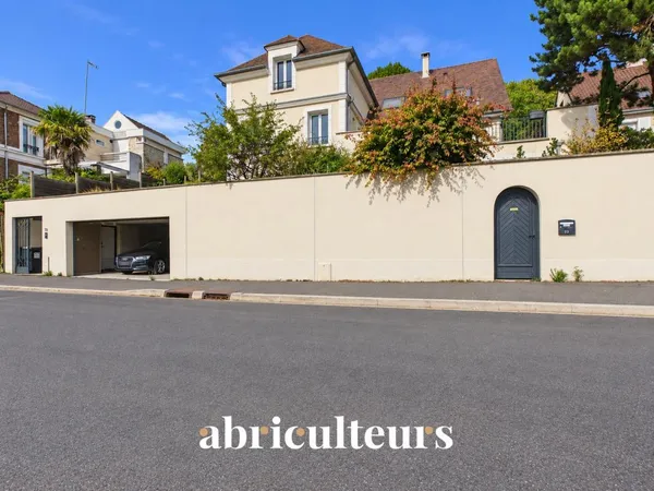 Vends maison ancienne - 350 m² - 10 pièces, 4 chambres - Athis-Mons 91200