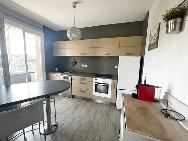T3 Meublé Rodez - 716 € CHARGES COMPRISES : EAU + CHAUFFAGE